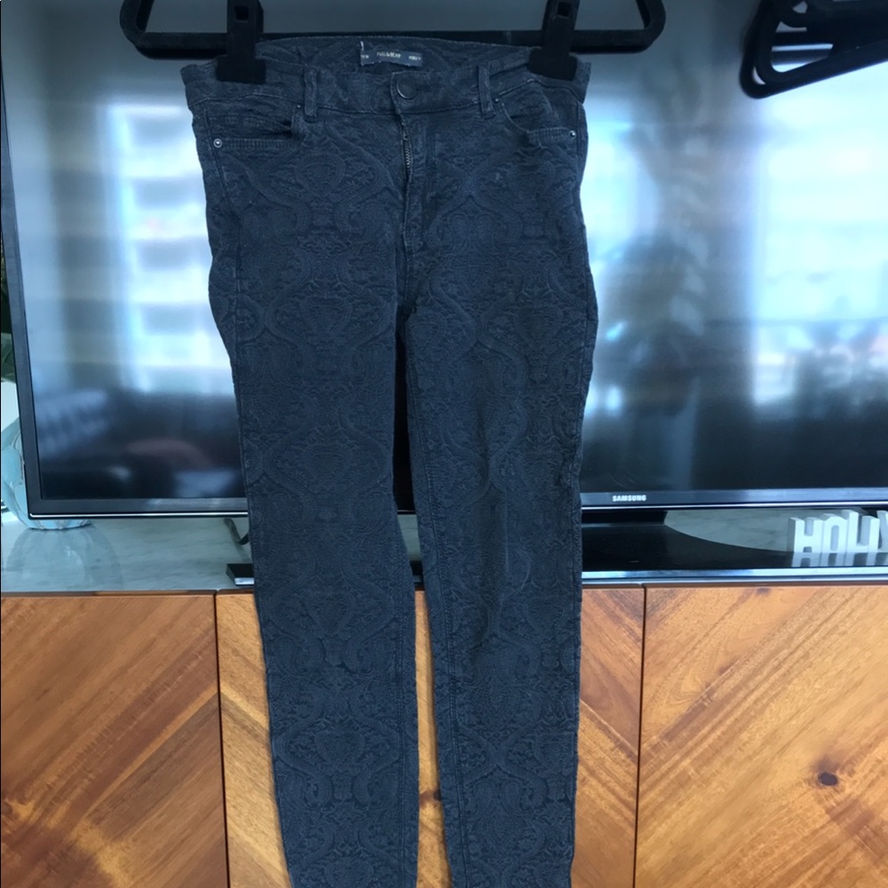 Super skinny textured pants